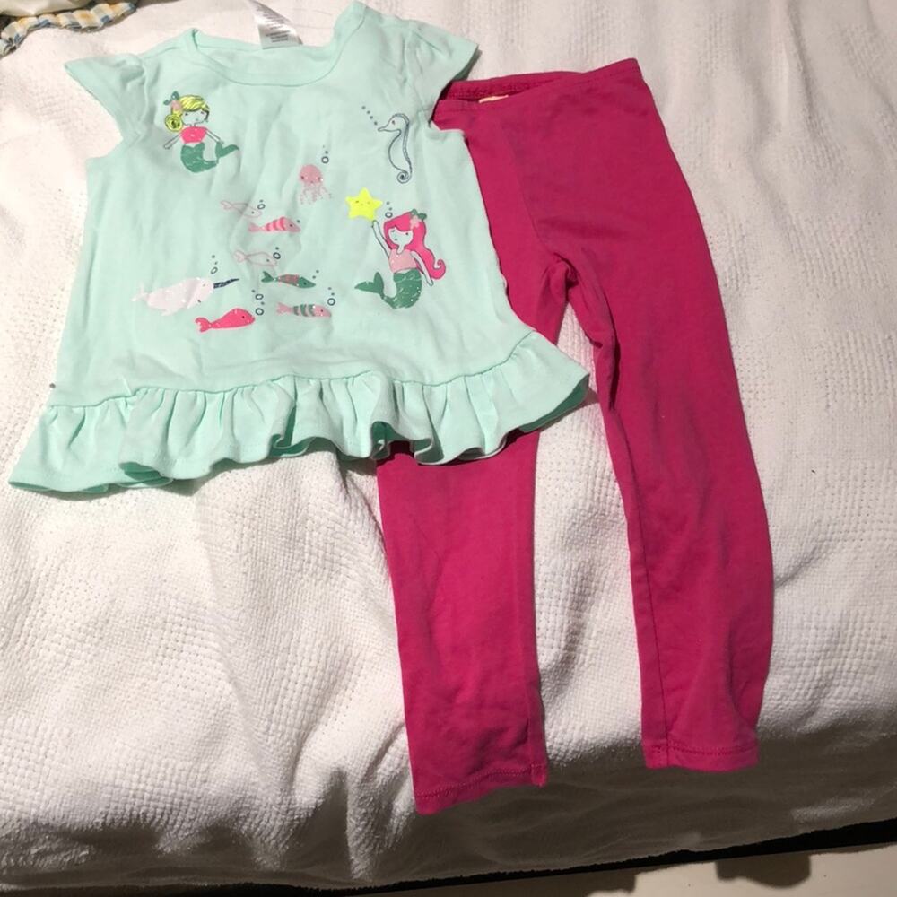 Cute legging & T outfit NWT and worn once 18-24m